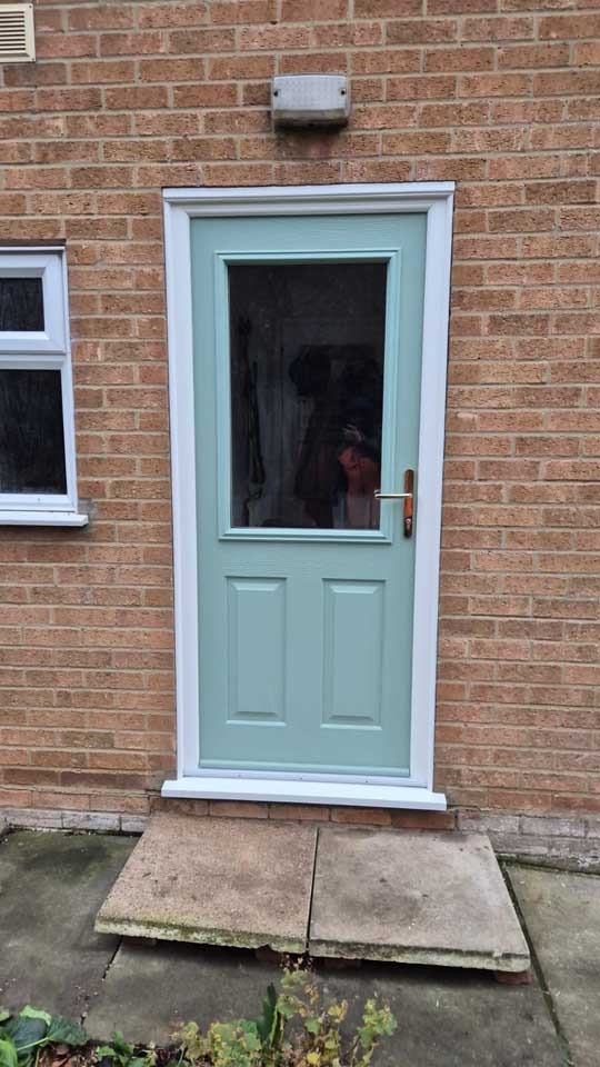 Another example of CM Glass door fitting work